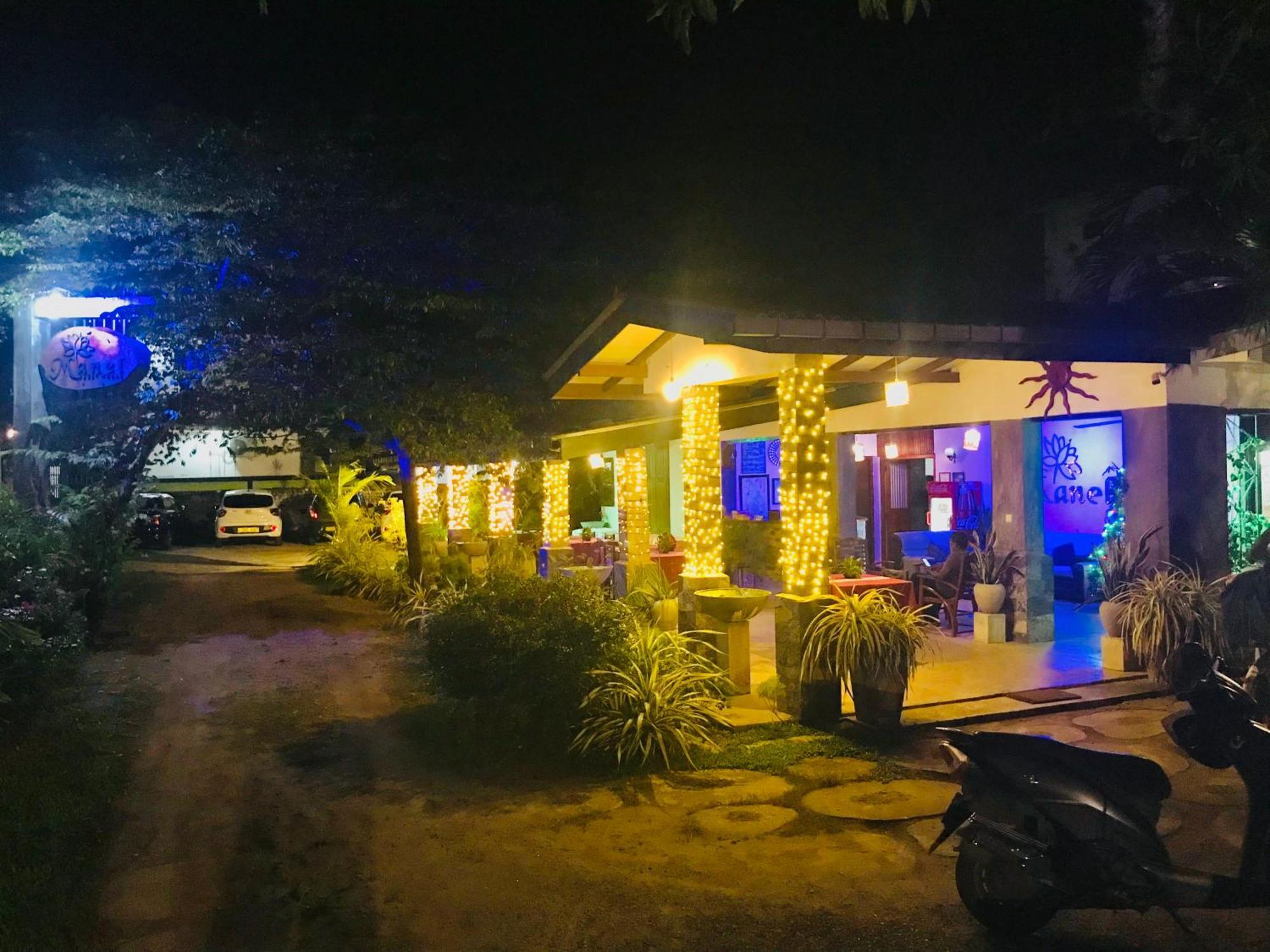 Manel Guest House Полоннарува Экстерьер фото