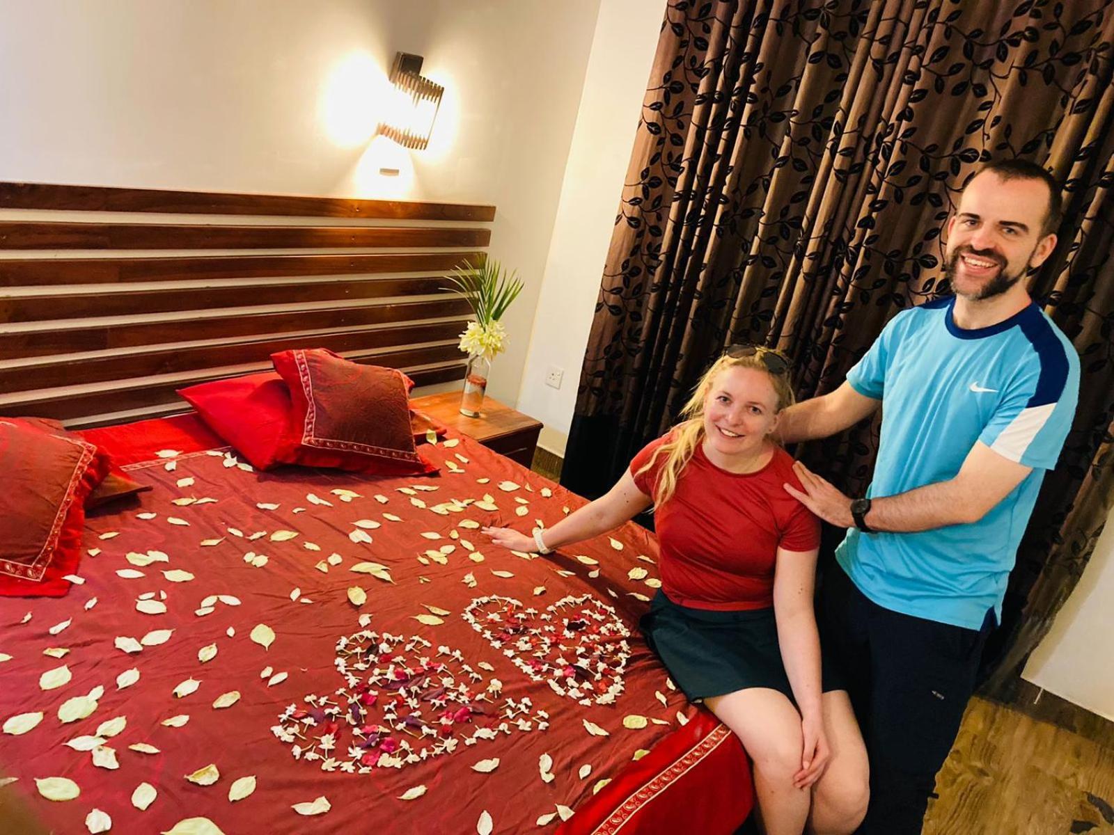 Manel Guest House Полоннарува Экстерьер фото